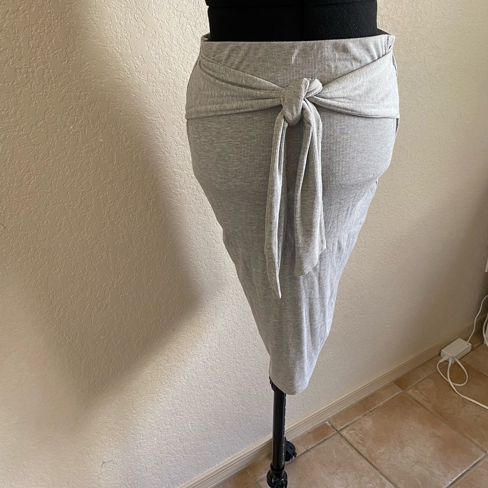 Heather Grey Papaya skirt size small xl